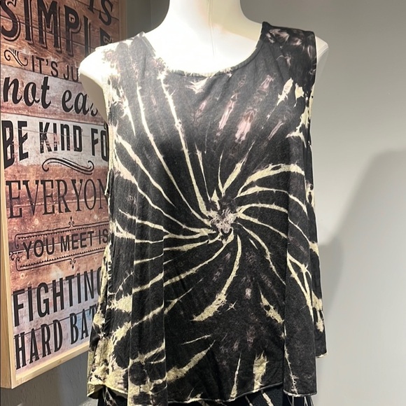 Black and White Spiral Tie-Dye Tank Top - Picture 1 of 16